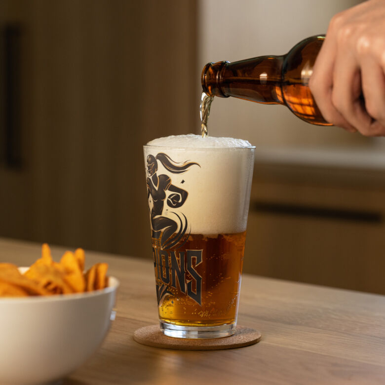 Milwaukee Scorpions Shaker Pint Glass - Image 2