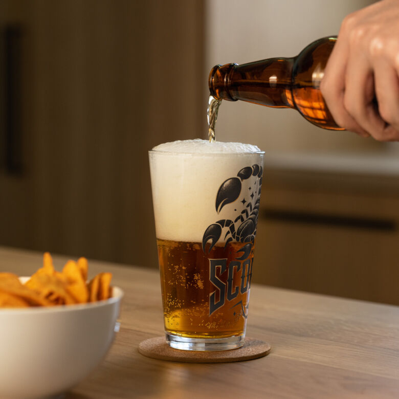 Milwaukee Scorpions Shaker Pint Glass - Image 3